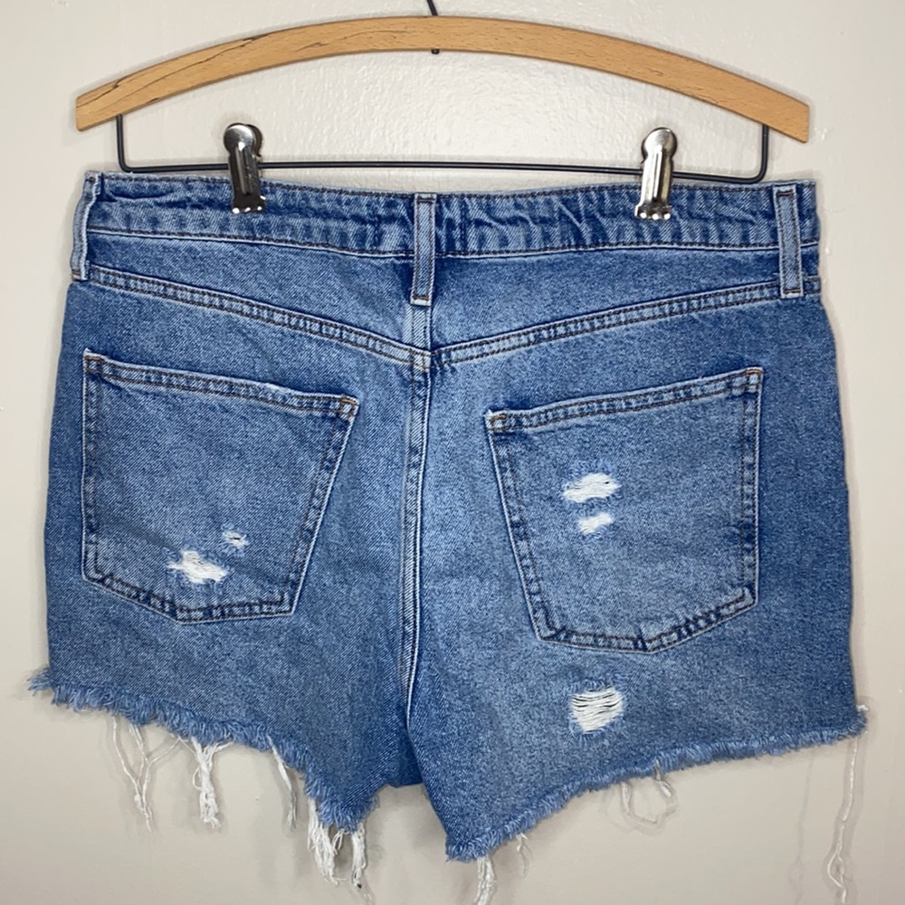 🎱Jean shorts with red & white detailed strip on side! - Picture 9 of 9